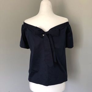 Off the shoulder bow-back shirt